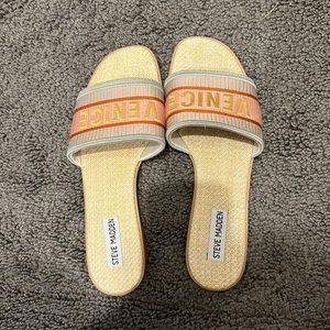 Steve Madden Venice slide sandals never worn